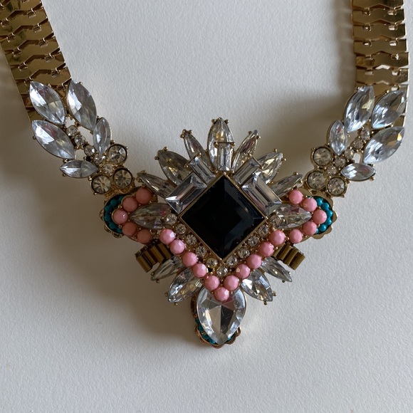Jewelry - Statement necklace